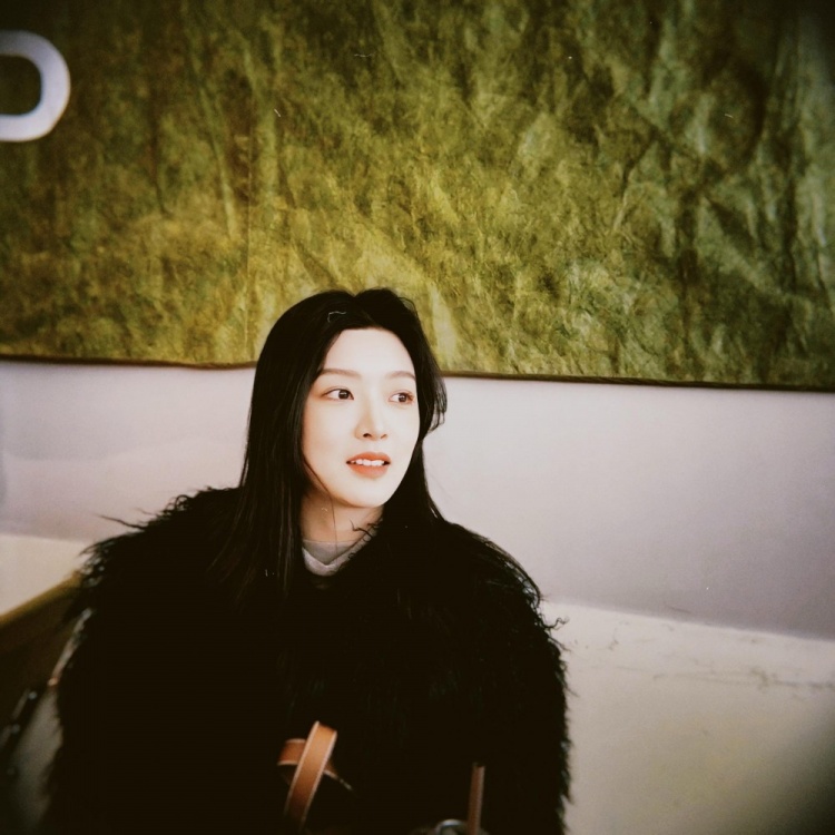 很好看！付豪女友更新社媒曬美照：最近很愛(ài)