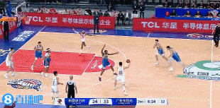 外線開炮！徐杰連中2記三分助廣東保持兩位數(shù)領(lǐng)先 莫蘭德絕妙助攻