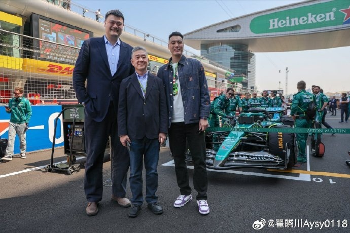 聯(lián)動F1！翟曉川曬與姚明、阿隆索、范志毅、周冠宇等的合照
