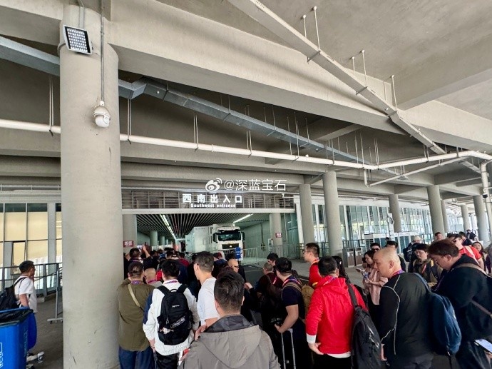 盛況空前！記者曬照：距離中澳之戰(zhàn)還有三小時，現(xiàn)場記者已超百名