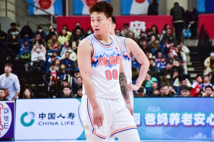 開場就手感熱！趙睿首節(jié)僅8分鐘 5中4&三分2中2拿到11分