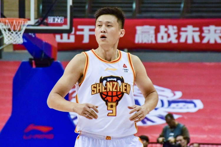老將盡力了！周鵬8中7高效拿下16分3板1助1斷 正負(fù)值+4全隊(duì)最高