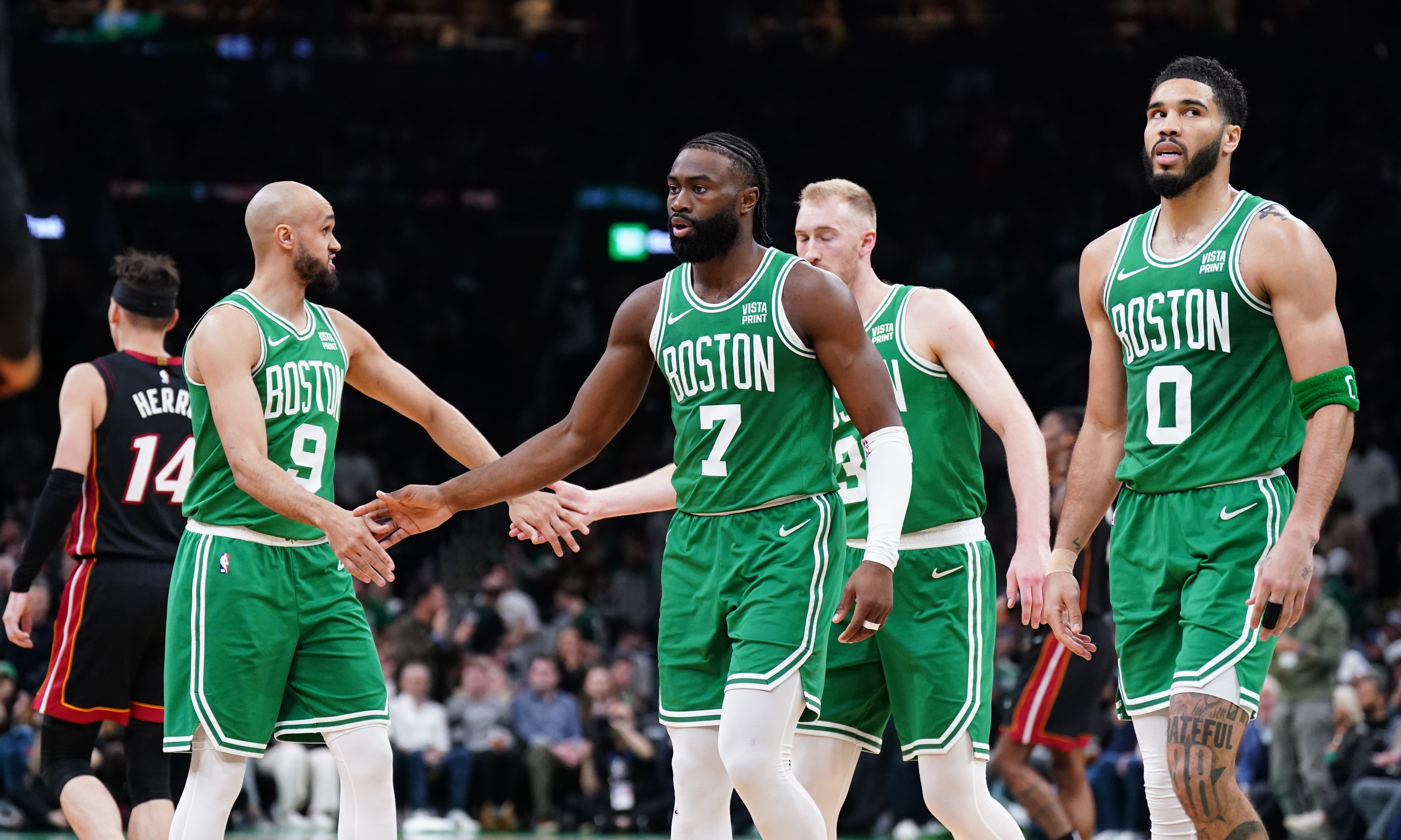 美記：綠軍61億的成交額為NBA未來球隊擴張?zhí)峁┝诵碌墓乐祬⒖? > </a>
                        <div   id=