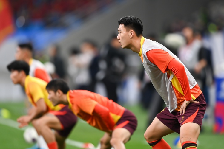 足球報(bào)：張玉寧、蔣圣龍均有不同程度傷病，伊萬未讓在熱身賽出場